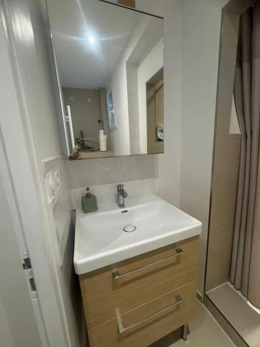 Luxueux Appartement La Defense - Porte Maillot - Parc De Bagatelle - Jardin D'Acclimatation - 6 Pers Коломб Екстер'єр фото